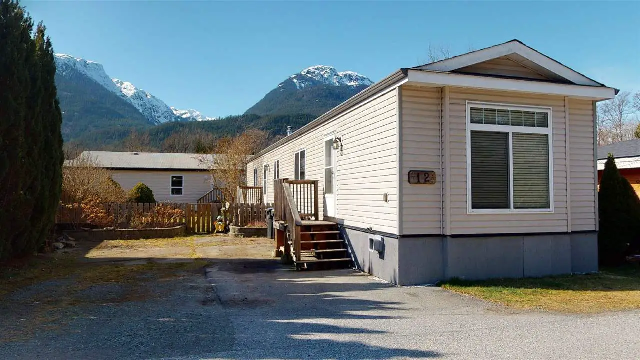 12 40157 GOVERNMENT Road in Squamish: Garibaldi Estates Manufactured ...