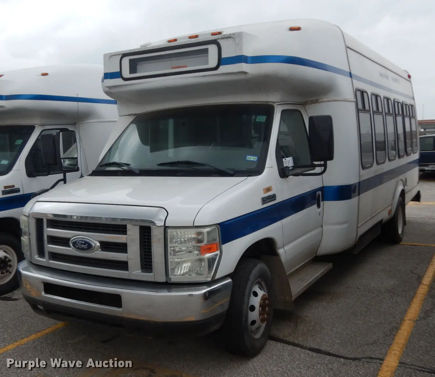 2010 Ford Econoline E450 shuttle bus in San Antonio, TX