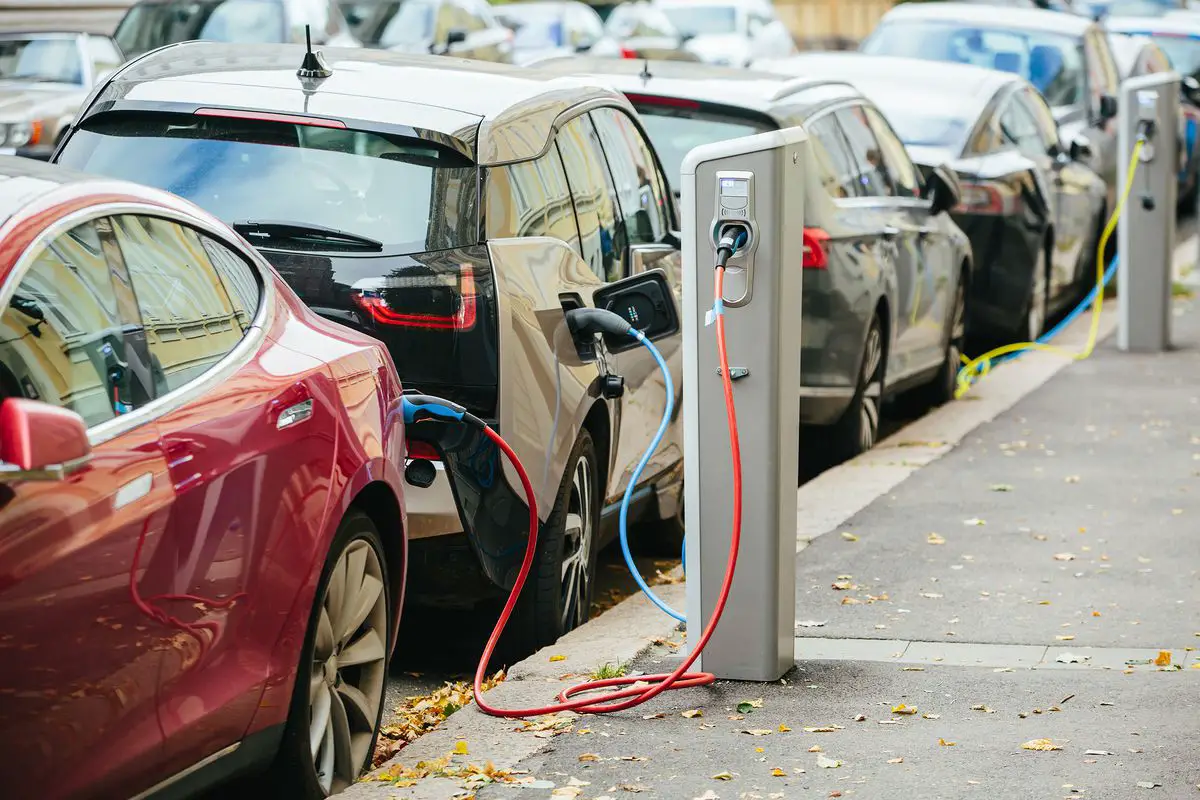 Buying an electric vehicle? A growing list of states will ...