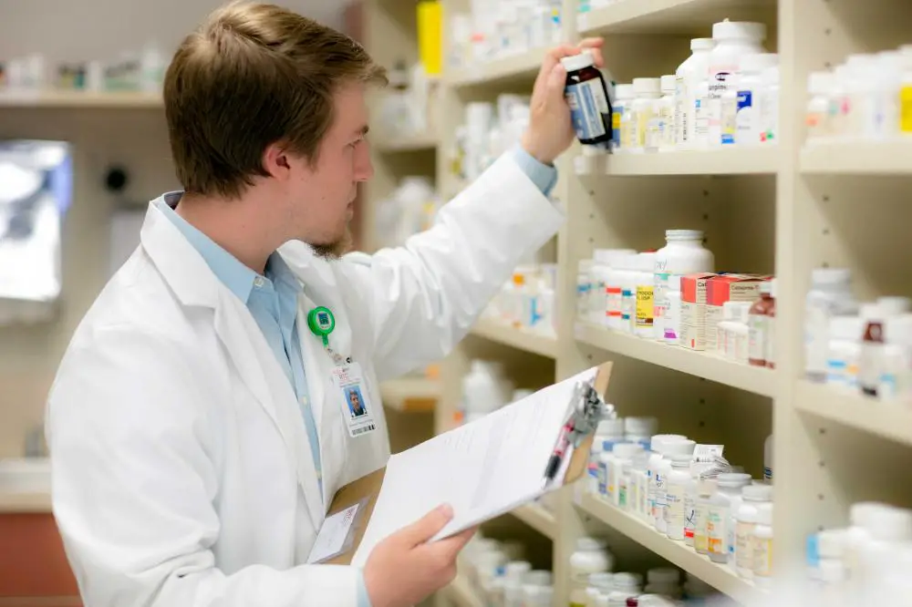 How To Get A Pharmacy Technician Job With No Experience