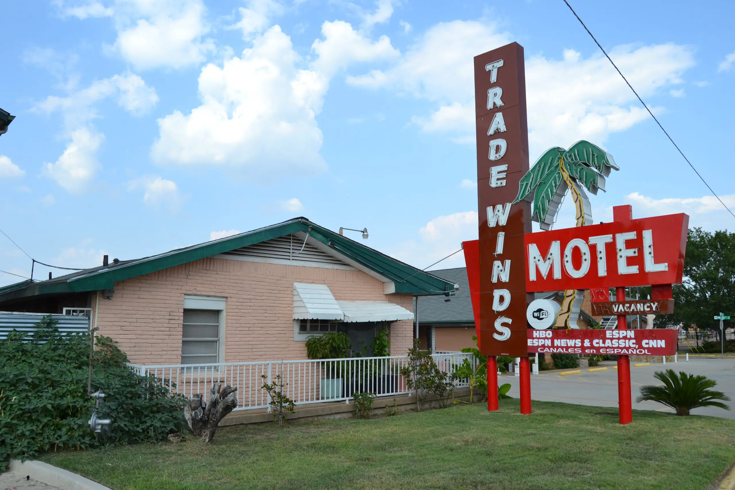 Motel/Tourist Court, 2406 W Main St, Grand Prairie