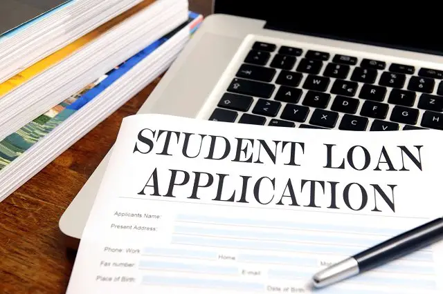 Only 1.5% repaying govât student loans as applicant numbers rise