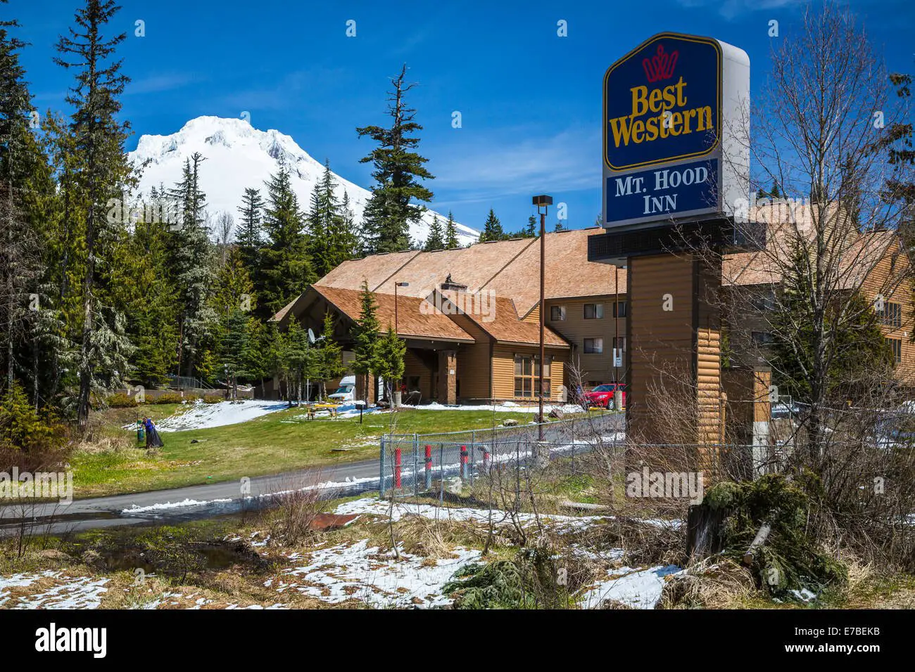 The Best Western Hotel near Mt. Hood at Government Camp, Oregon, USA ...