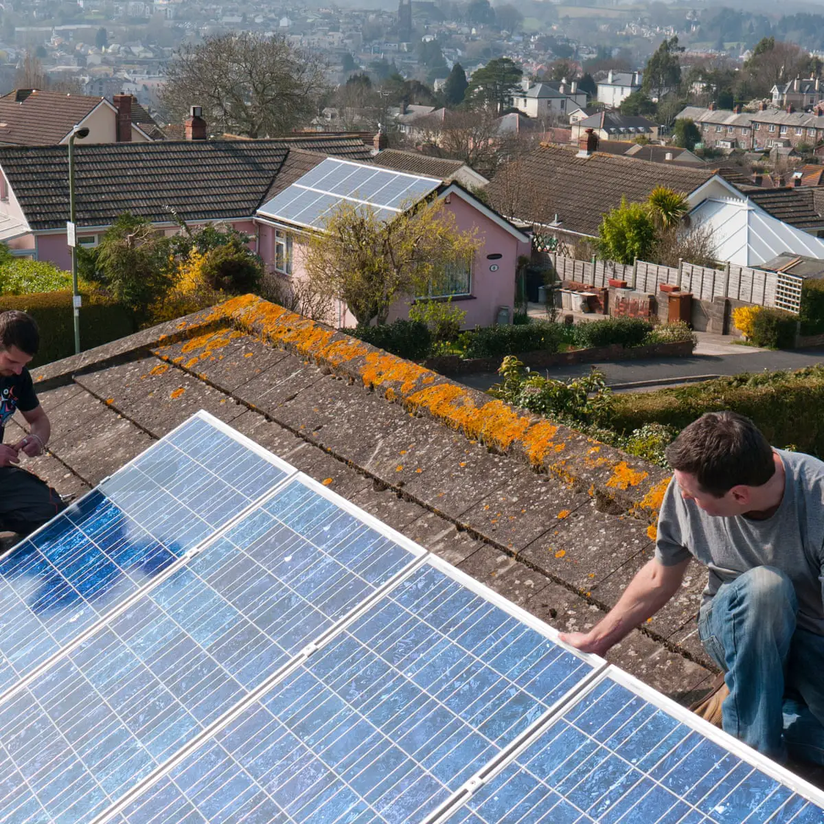 Uk Free Solar Panels From The Government : Uk Installs 175mw Solar Pv ...