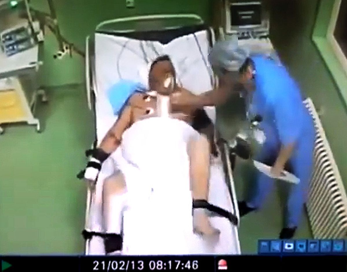 VIDEO: Russian doctor batters heart patient in ICU